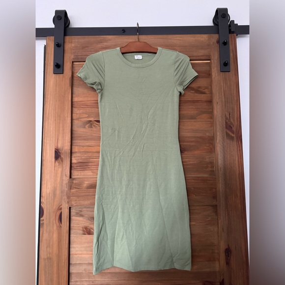 Aritzia Wilfred Free Sage Green T-Shirt Dress Size Small - Picture 1 of 6